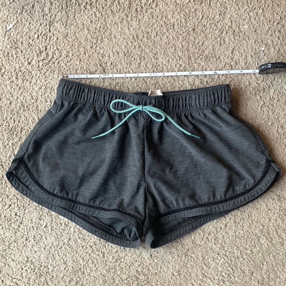 w’s prana shorts, size small
